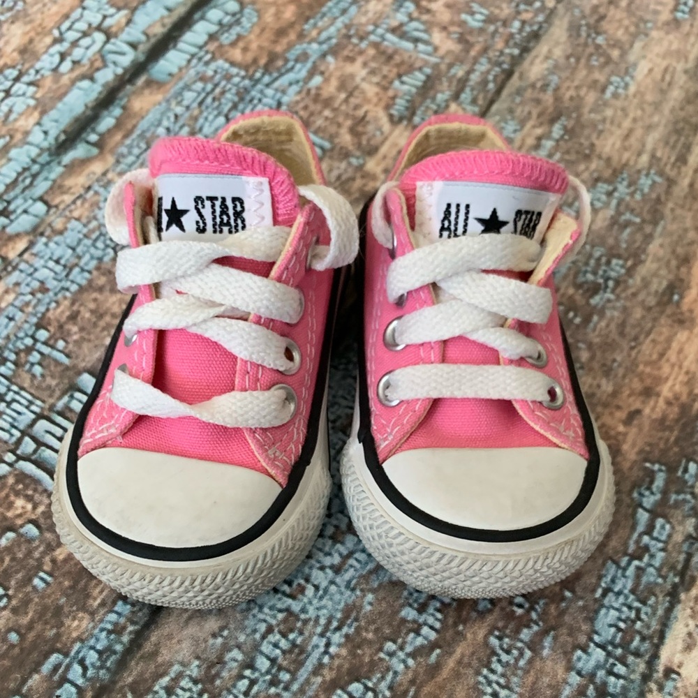 Infant 2 Pink Converse